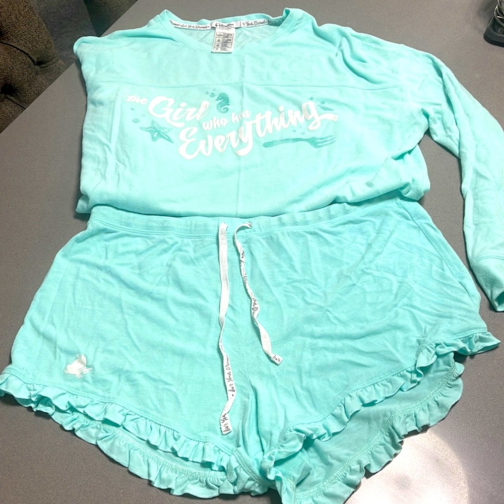 Thin pj set with shorts and long sleeve top